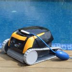 Maytronics Dolphin E50i IOT medencetisztító robot